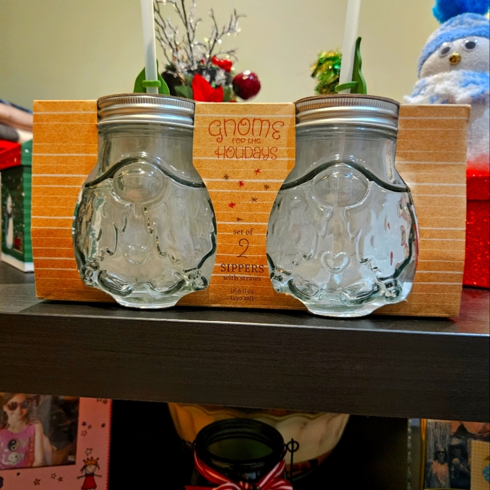 Sippers with straws